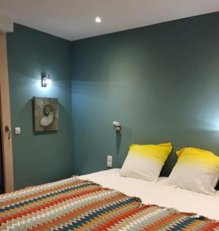 Double Ecrehou Dans Maison, Au Calme Sur Le Gr223 3*